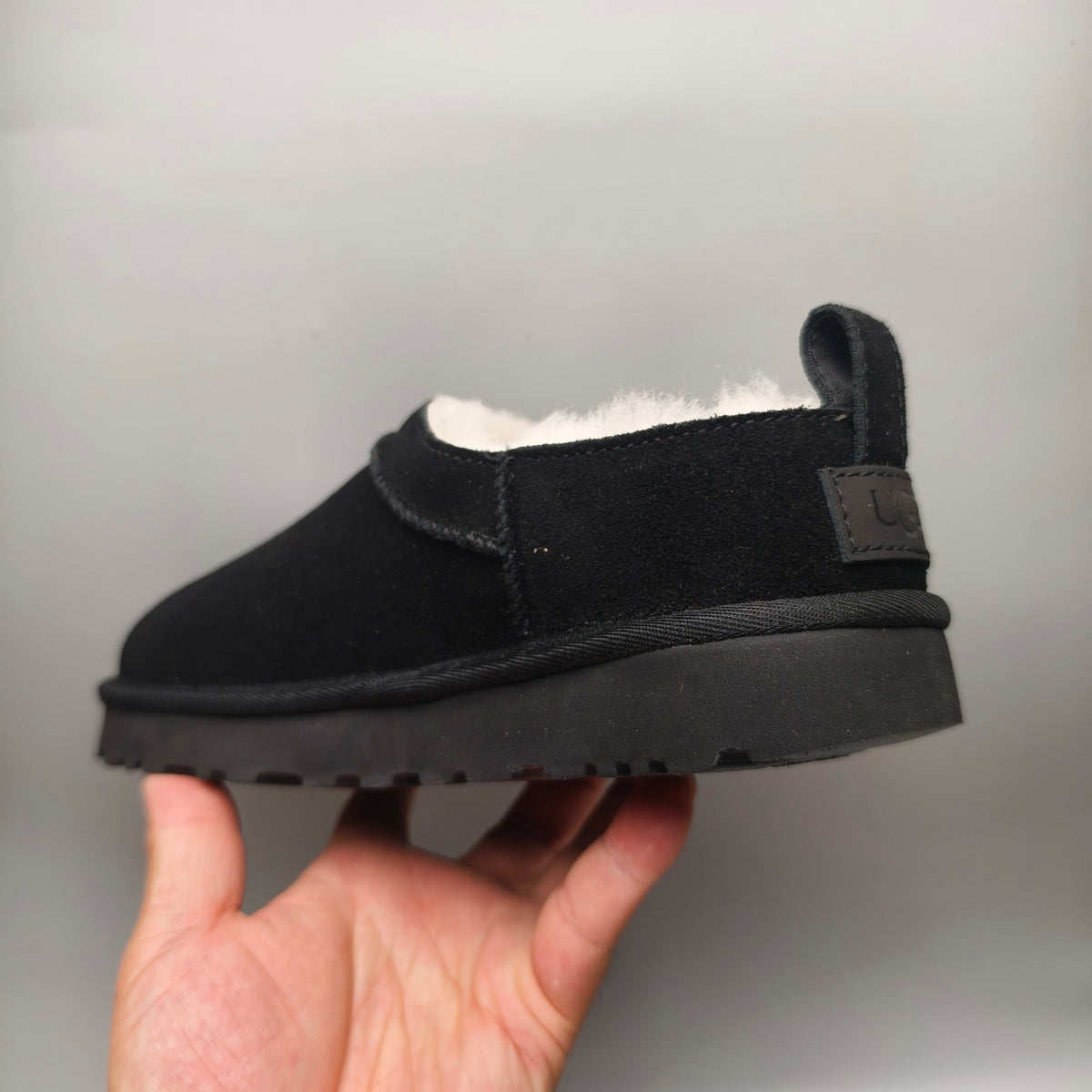 Women's Black Classic Slip-On Shoes - Style 3891