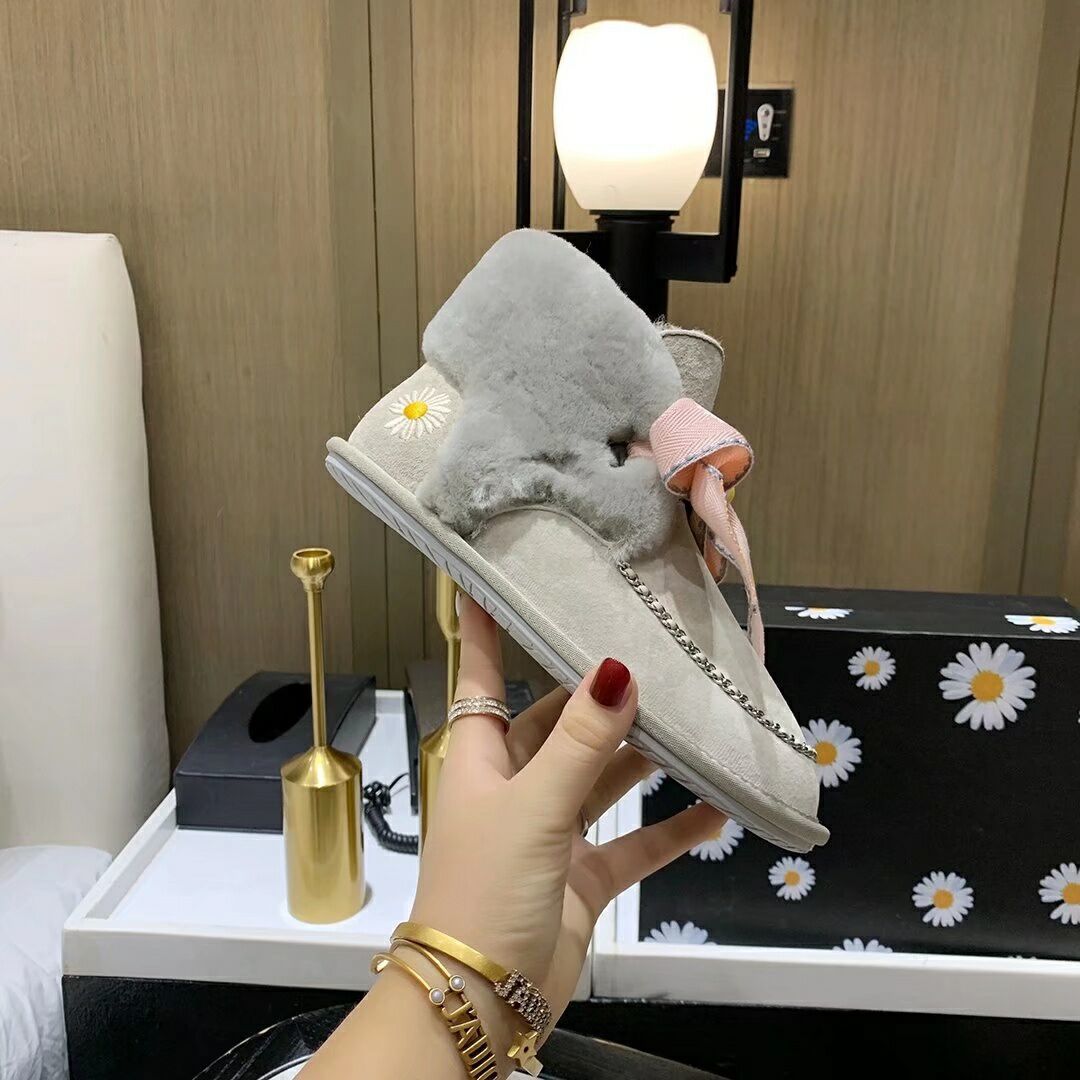 Gray Daisy, Chain & Ribbon Detail Shoes - Style 7888