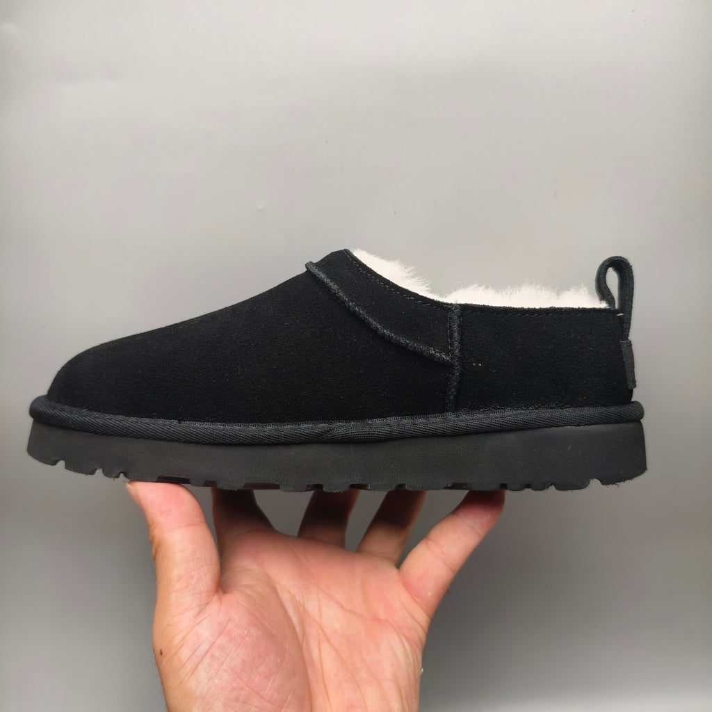 Women's Black Classic Slip-On Shoes - Style 3891