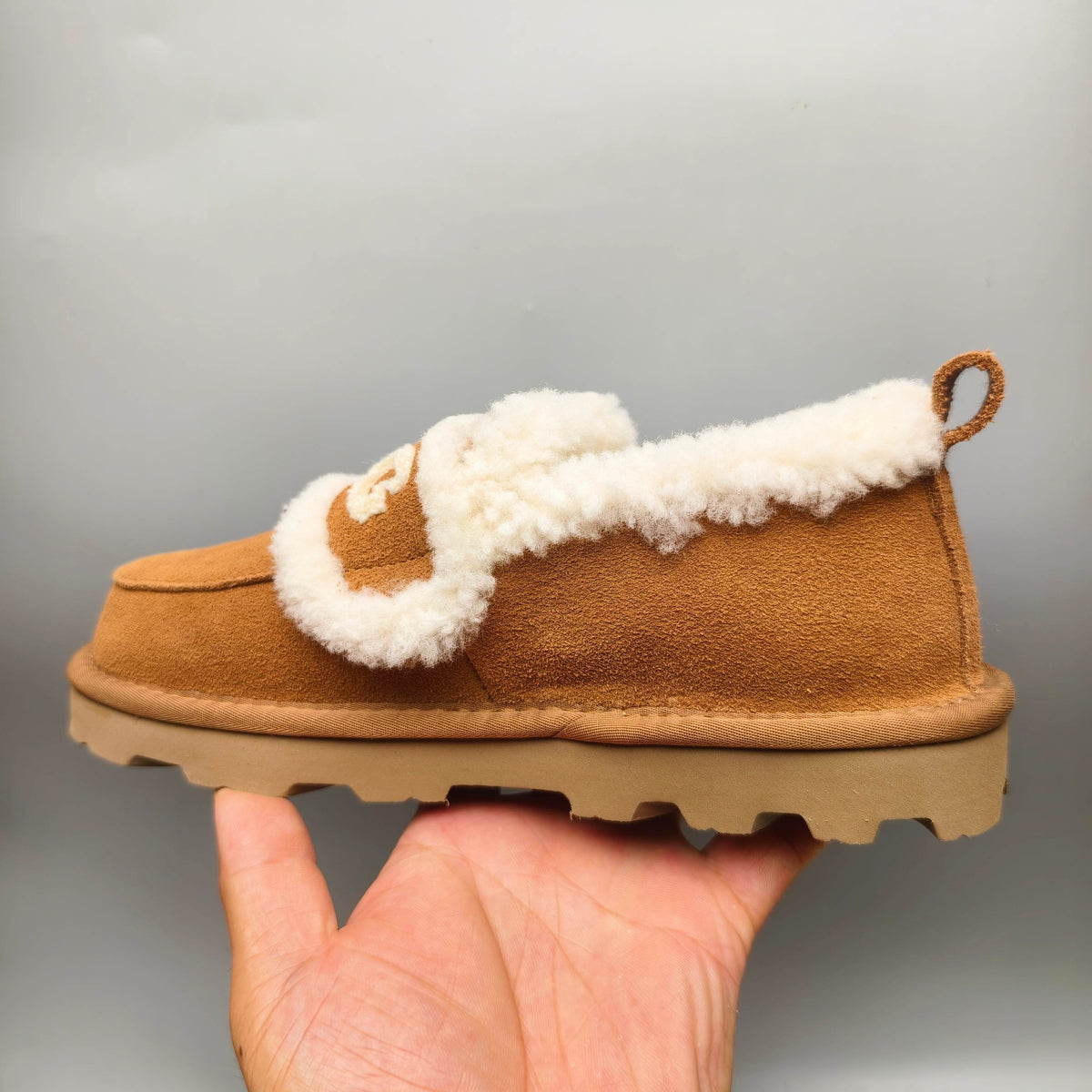 Chestnut Oversized-Logo Closed-Back Casual Shoes - Style 2939