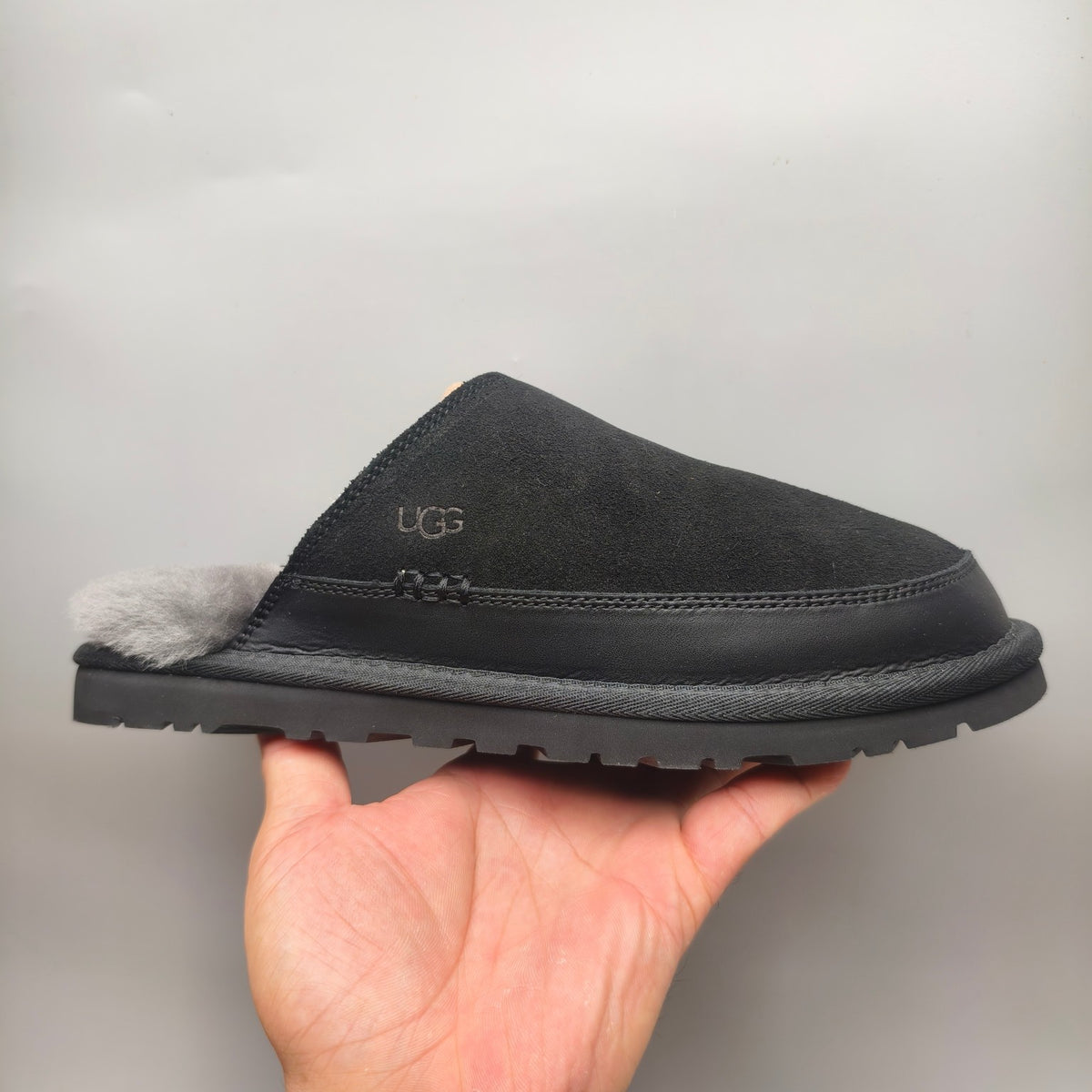 Men's Black Ultralight Fluffy Casual Slippers - Style 4585