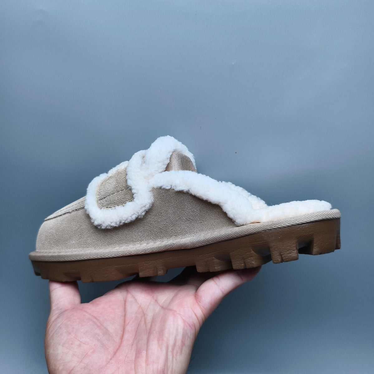 Sand Curly-Texture Logo Slippers | 1206
