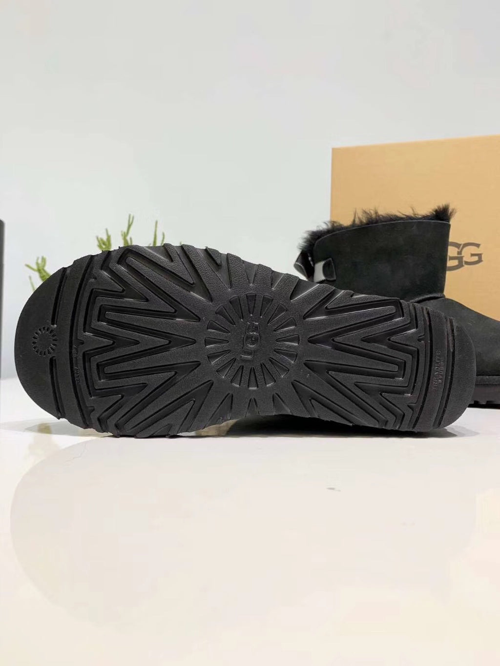 Mu Ke Si Black Bow Subtle-Shimmer Shoes - Style 2938