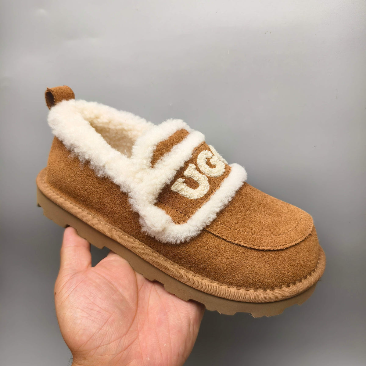 Chestnut Oversized-Logo Closed-Back Casual Shoes - Style 2939