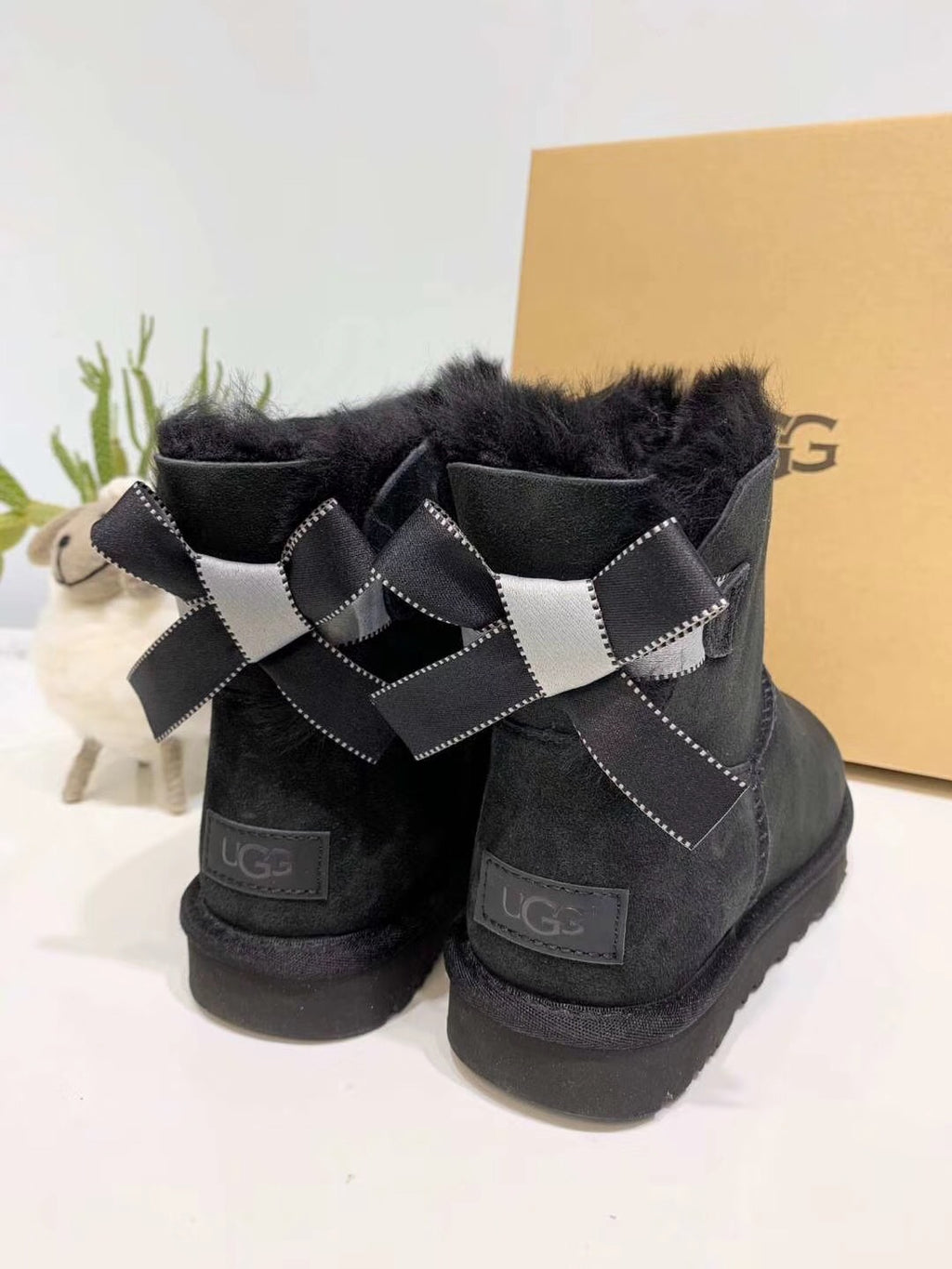 Mu Ke Si Black Bow Subtle-Shimmer Shoes - Style 2938