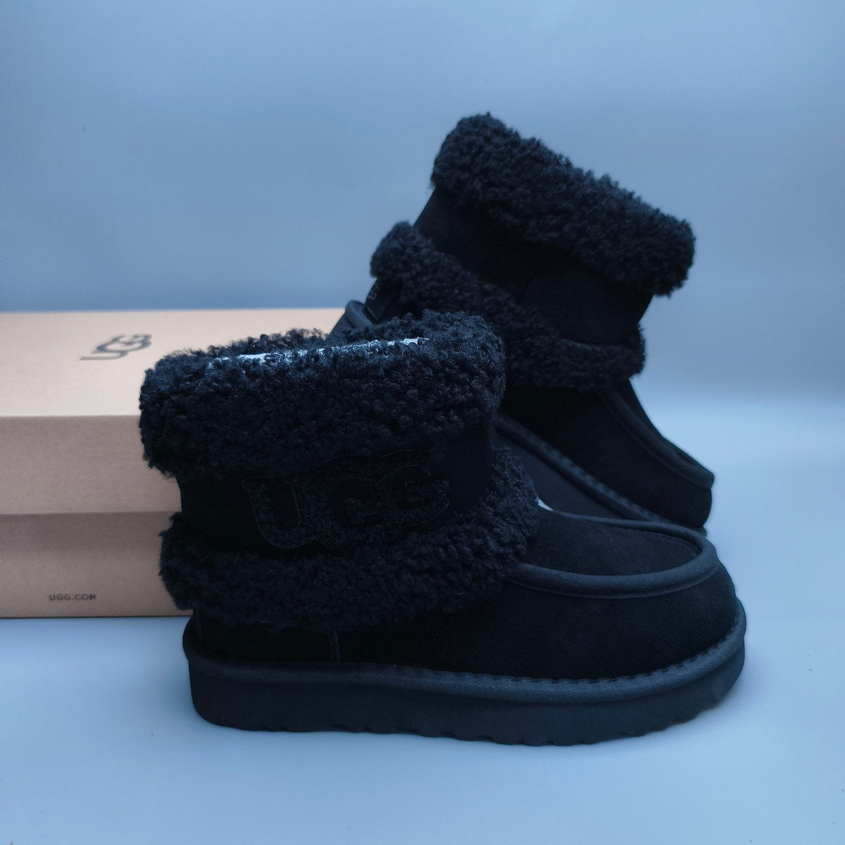 Black Curly-Textured Oversized-Logo Mid-Top Boots - Style 5410