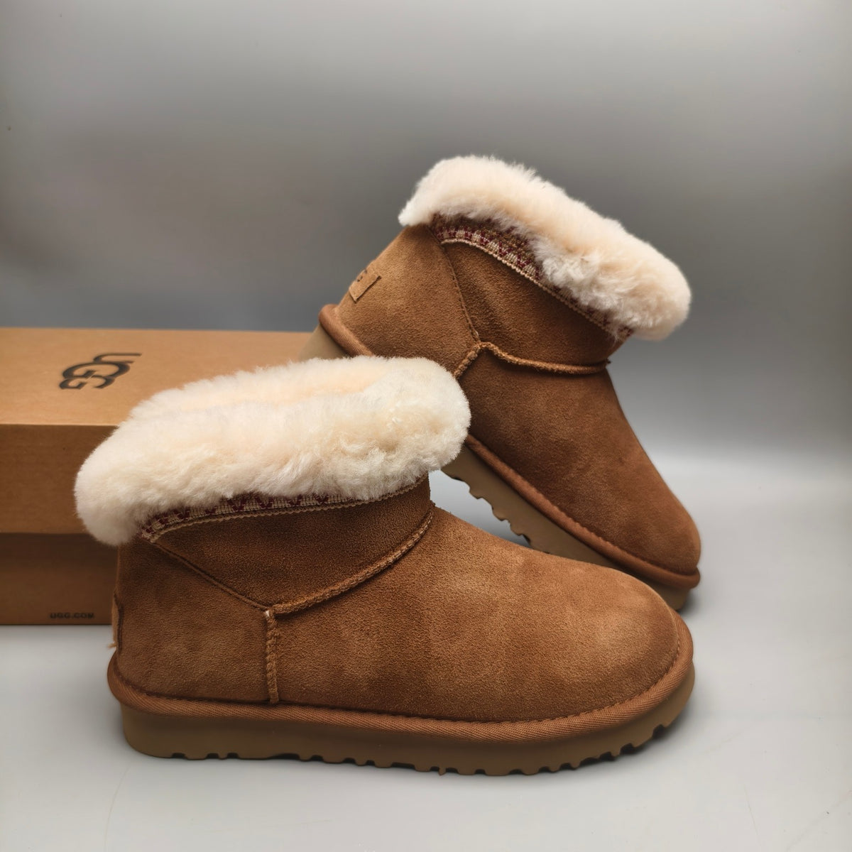 Chestnut Boho Low-Top Casual Shoes - Style 4496