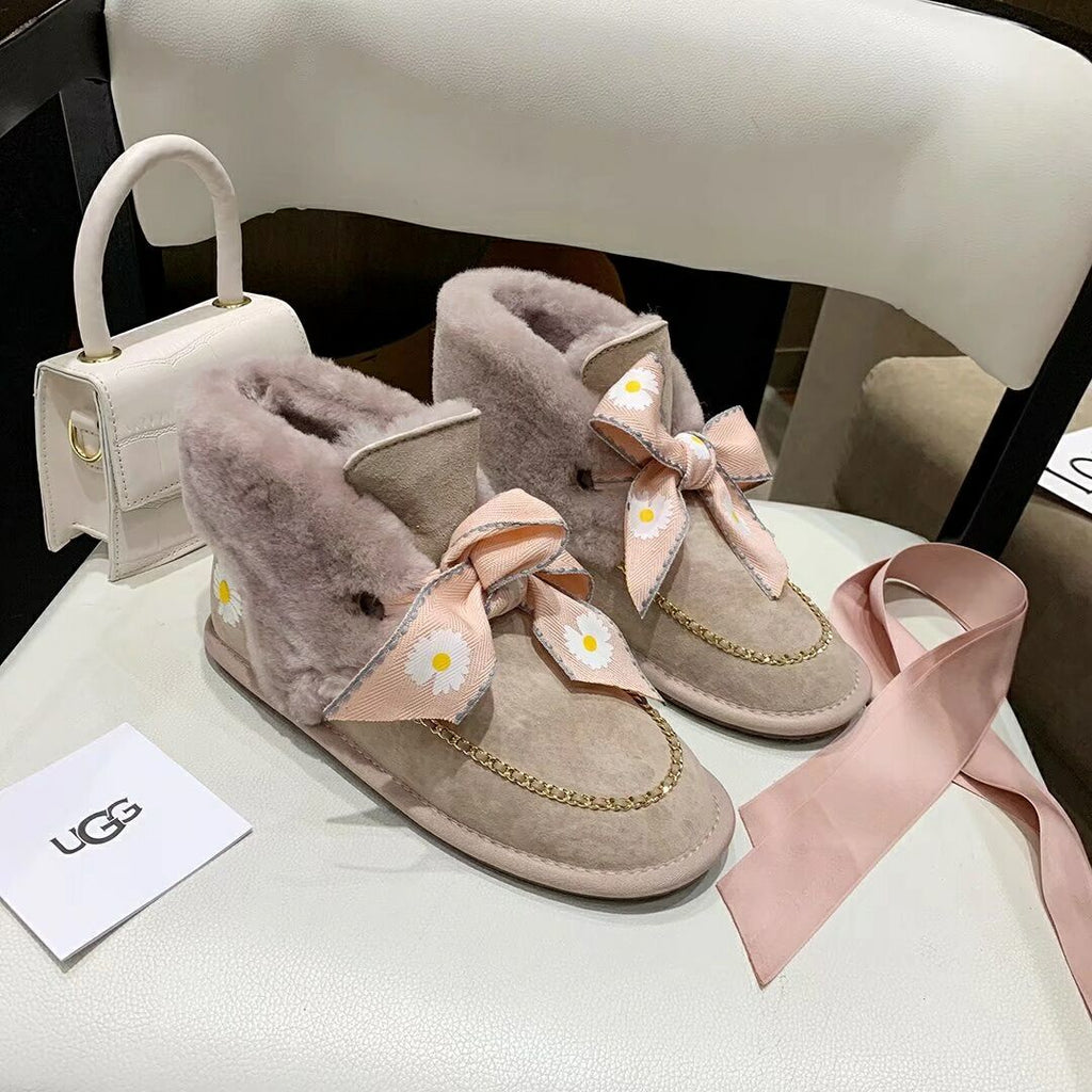 Mu Pink Daisy, Chain & Ribbon Detail Shoes - Style 7888